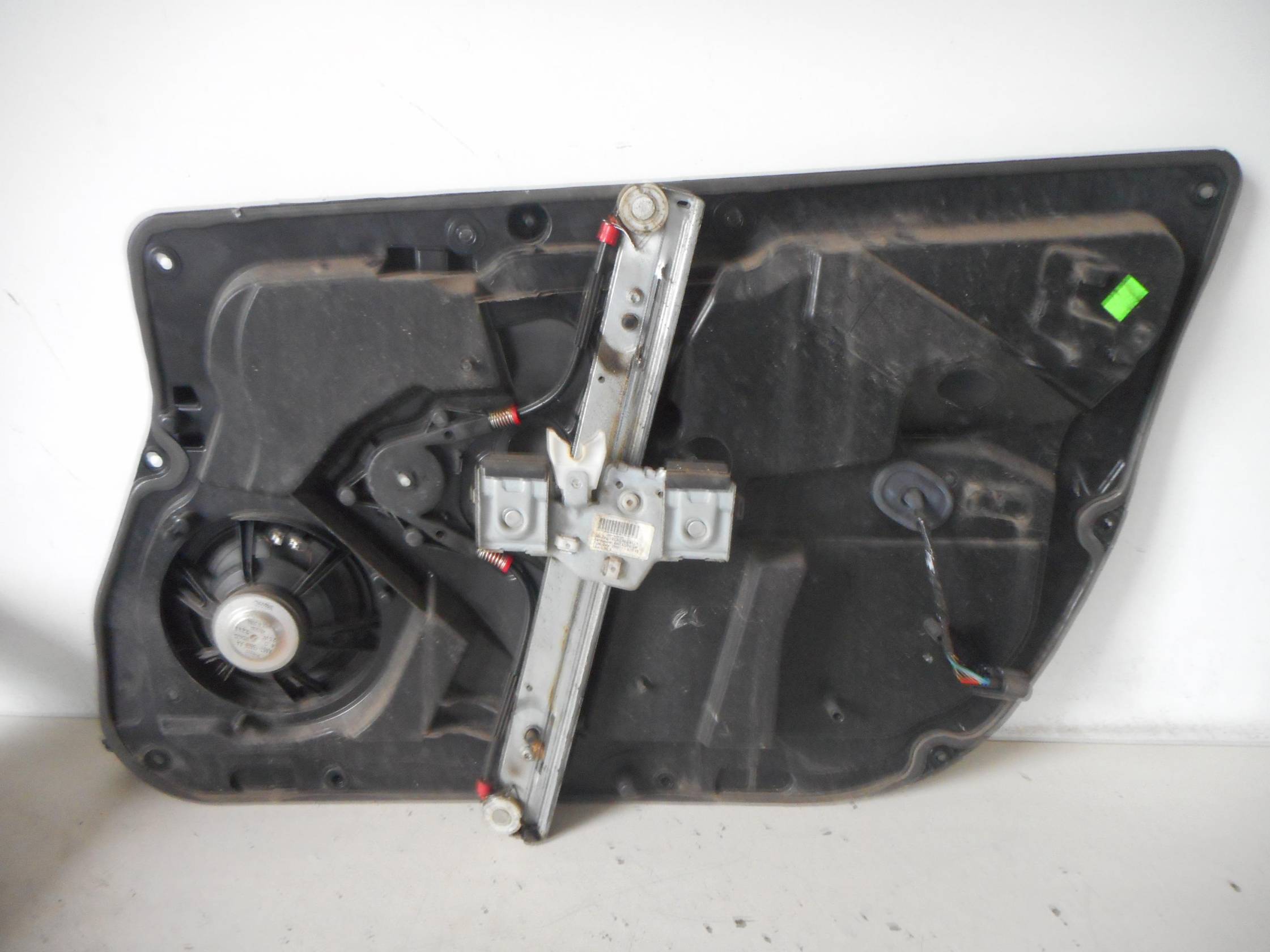 Alzacristallo elettr. porta ant. sx.